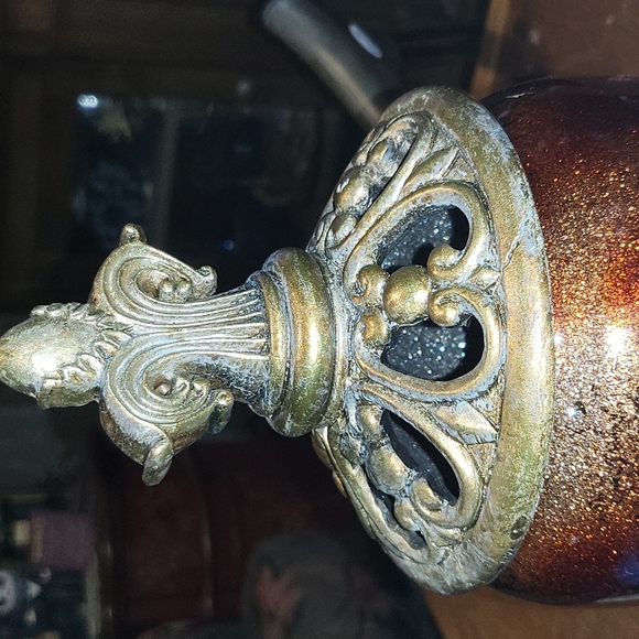 BEAUTIFUL DECORATIVE JAR - Picture 5 of 7